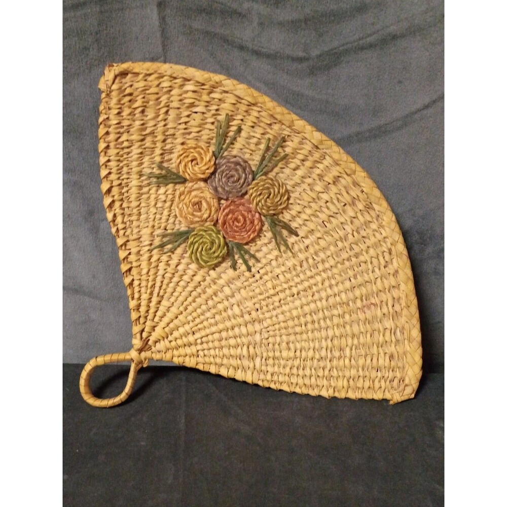 Vintage 70/80s Woven Straw Hand Fan with Floral Rosettes EUC